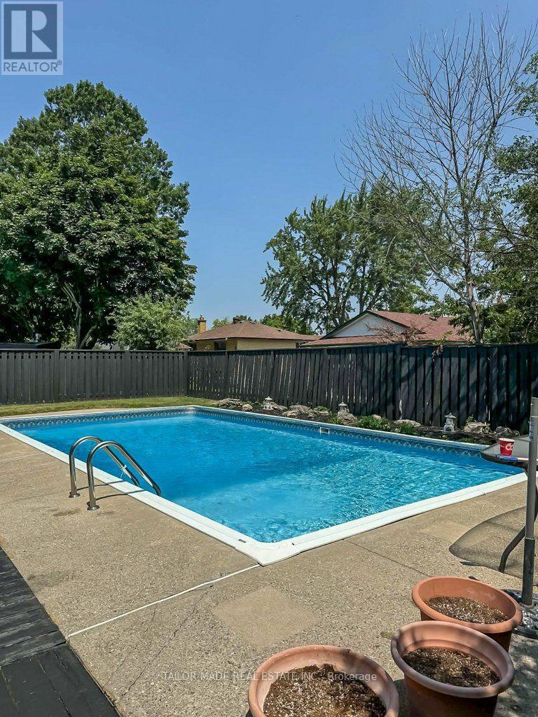 22 Greystone Crescent, Brampton, ON