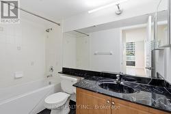 4-piece primary ensuite bathroom -