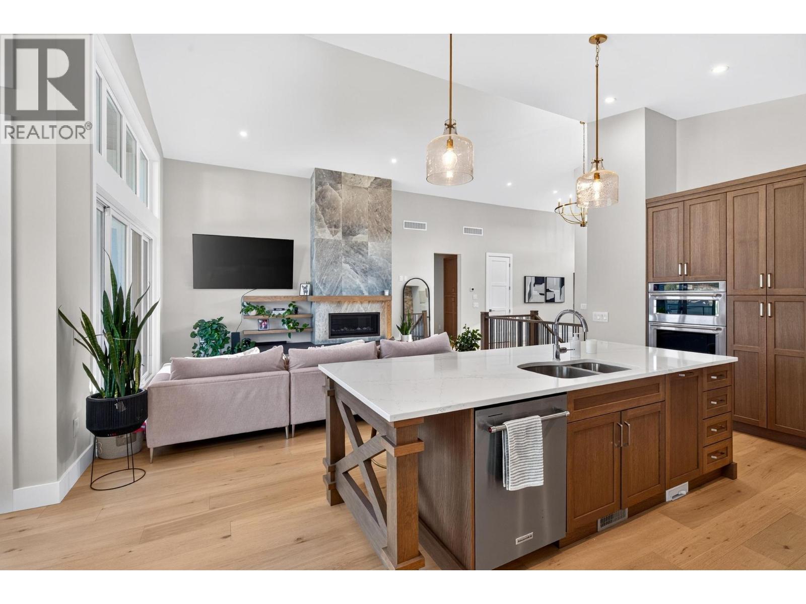 887 Loseth Drive, Kelowna, BC