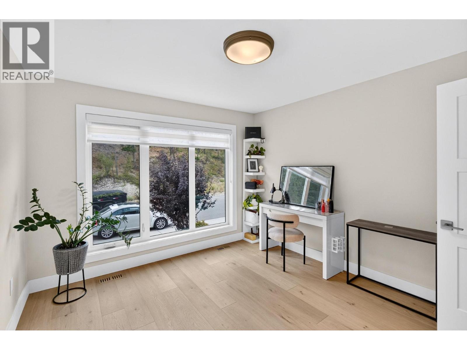 Bedroom #2 or office - 887 Loseth Drive, Kelowna, BC