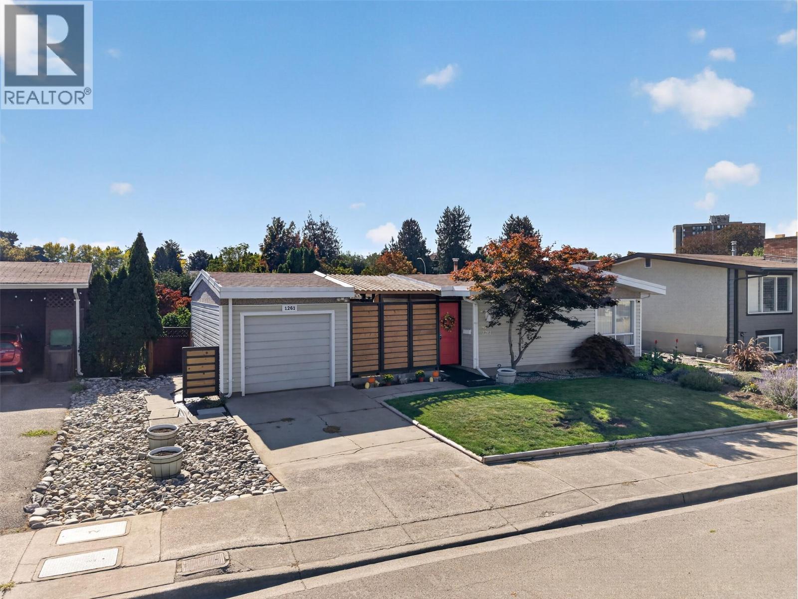 1261 Lawson Avenue, Kelowna, BC
