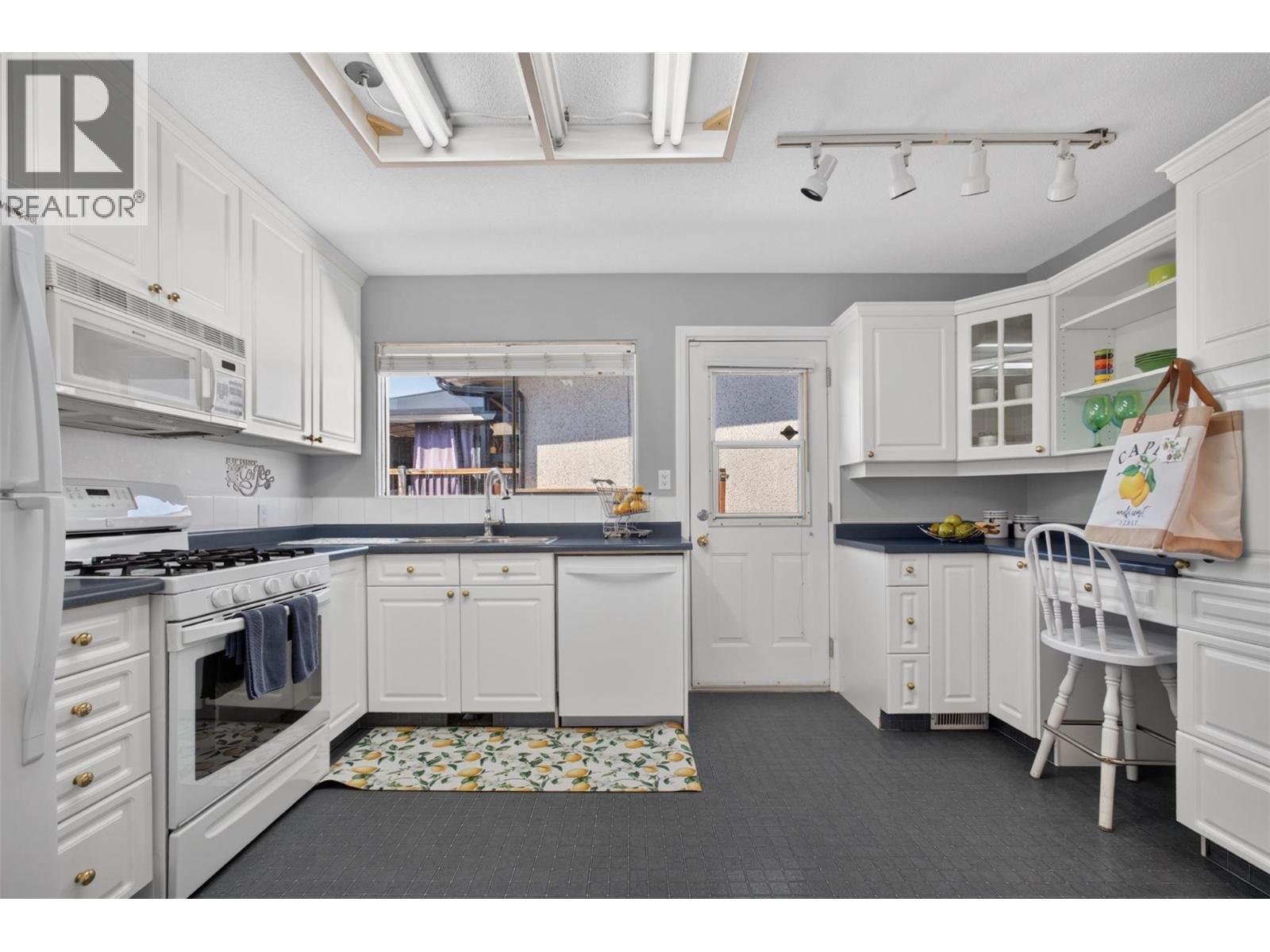 1261 Lawson Avenue, Kelowna, BC