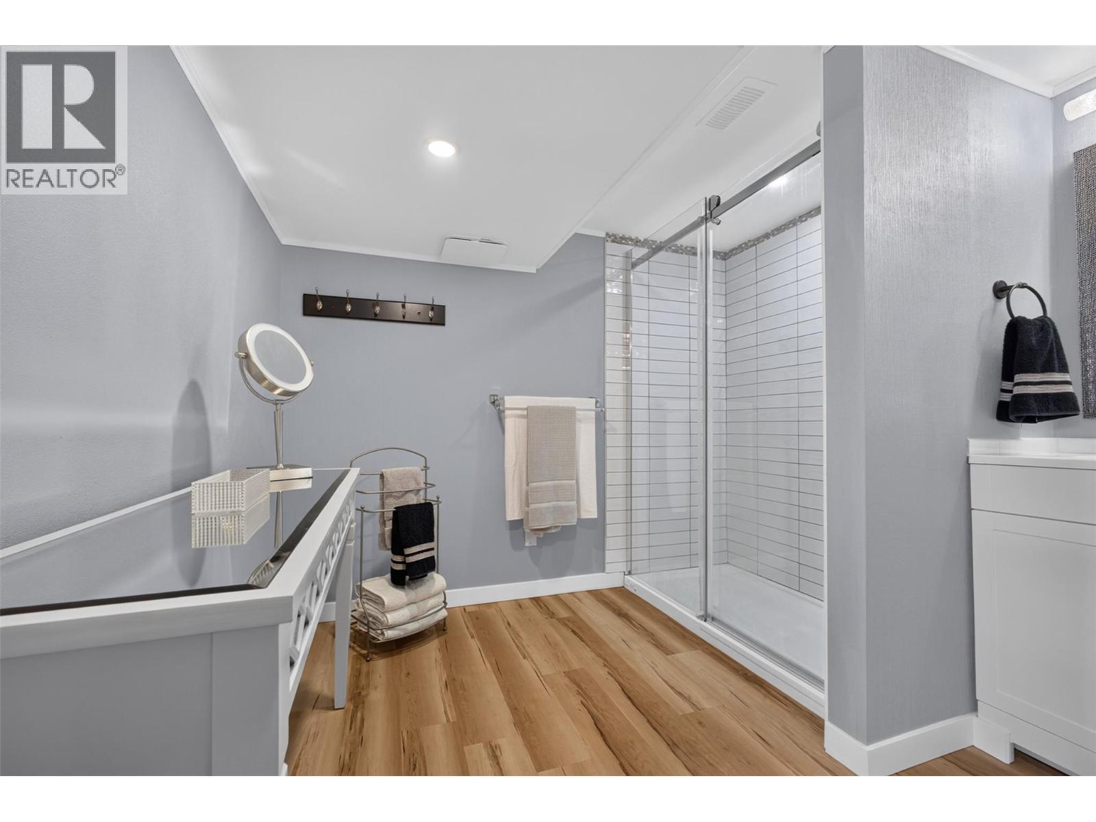 Downstairs Bathroom - 1261 Lawson Avenue, Kelowna, BC