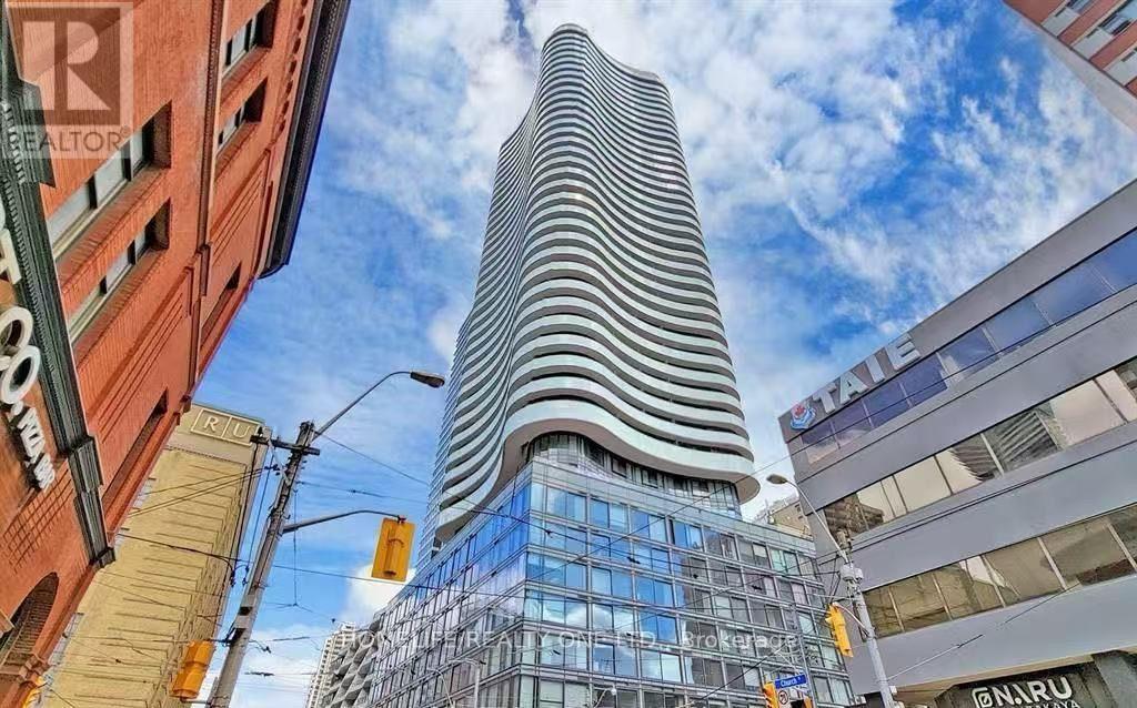 2002 - 403 Church Street, Toronto, ON