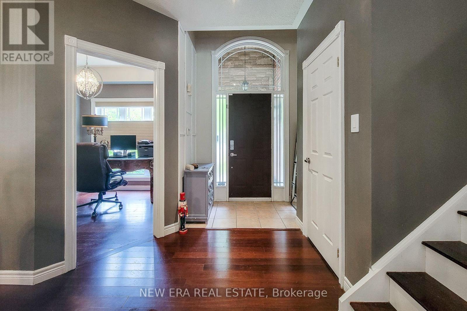 214 Cloverleaf Drive, Hamilton, ON