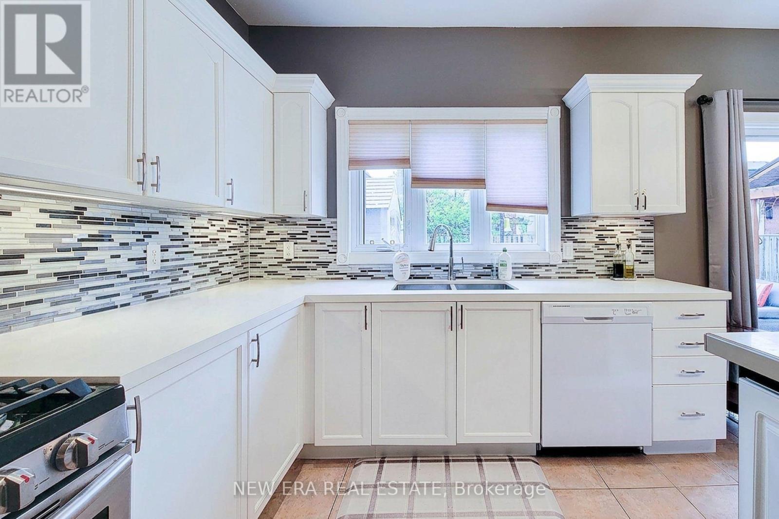 214 Cloverleaf Drive, Hamilton, ON