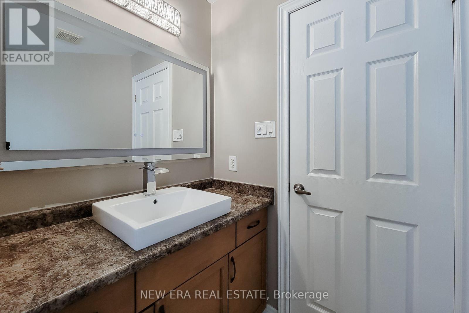 214 Cloverleaf Drive, Hamilton, ON