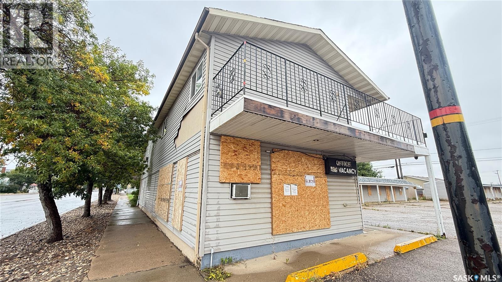 905 4Th Street, Estevan, SK