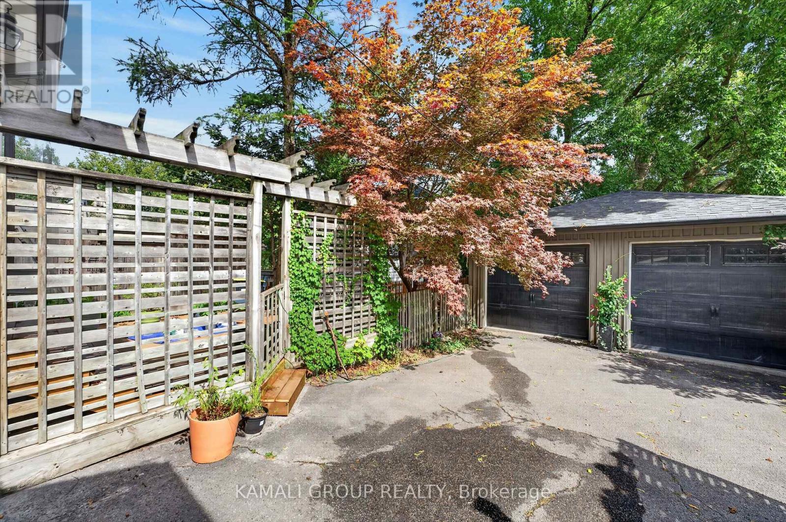 19 Belle Ayre Boulevard, Toronto, ON