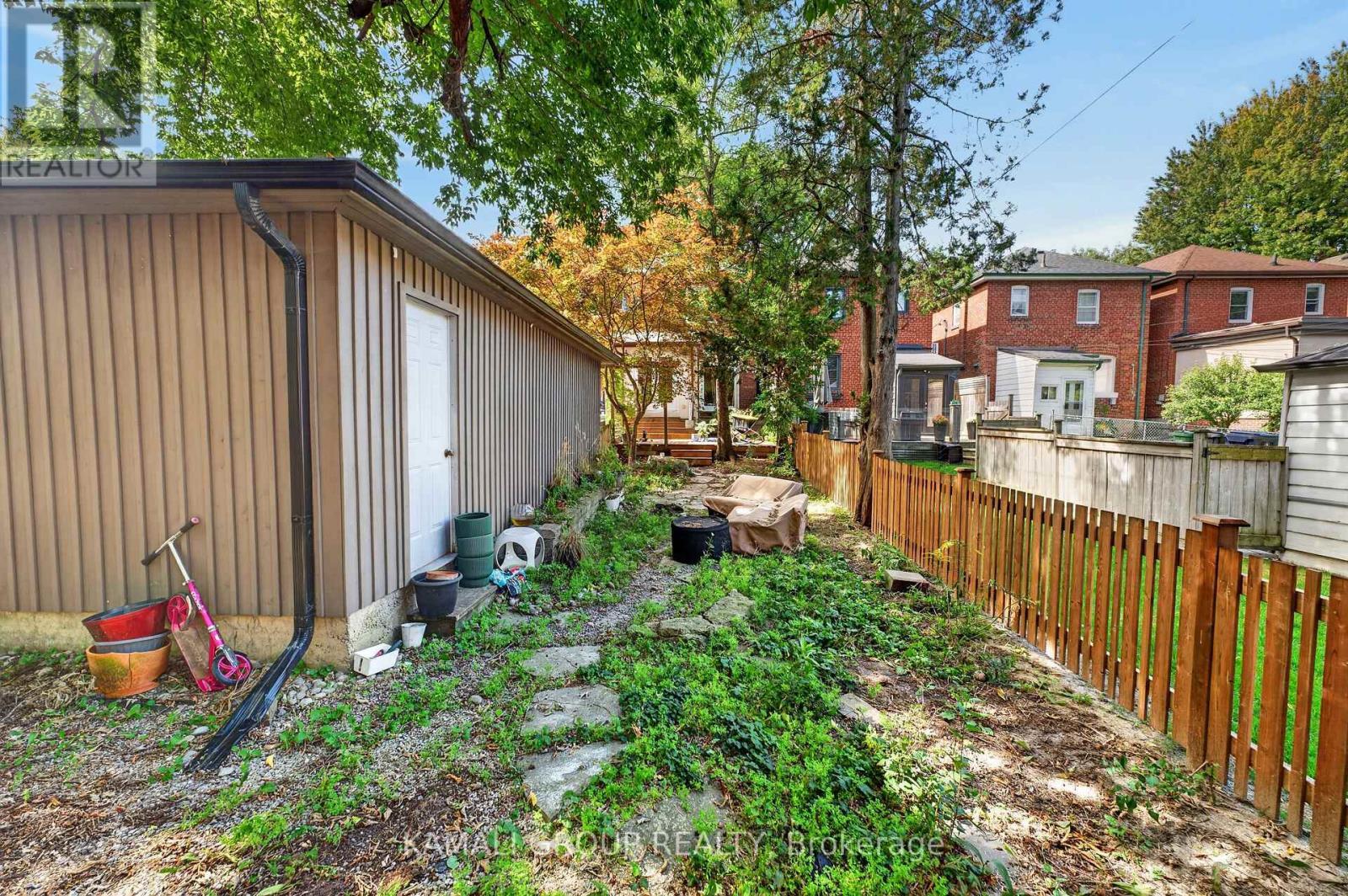 19 Belle Ayre Boulevard, Toronto, ON