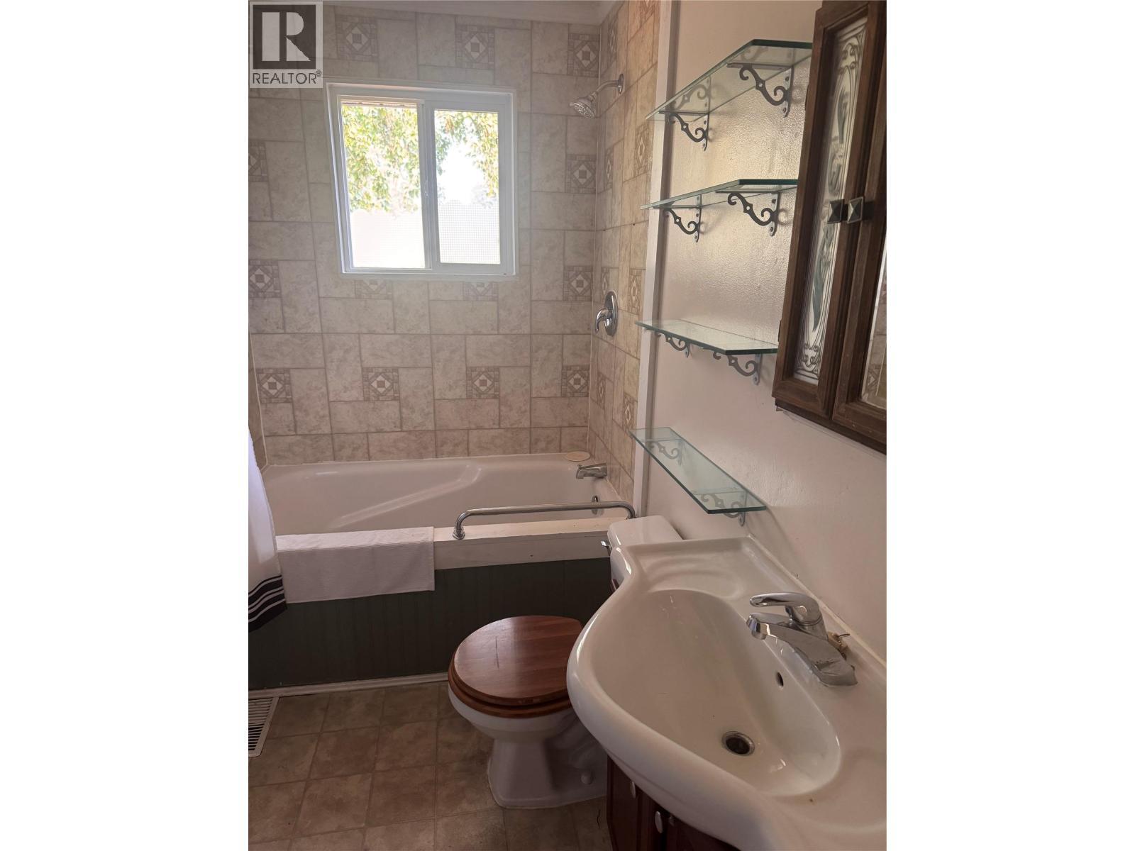 Main bathroom - 903 Ryter Road W, Nicholson, BC
