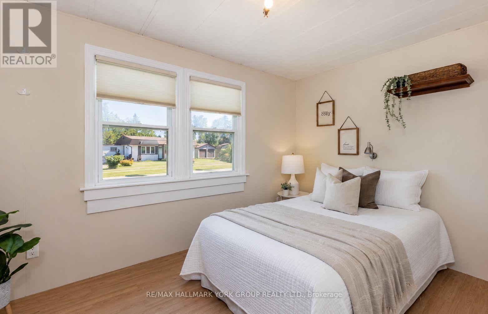 120 Roxanna Drive, Georgina, ON