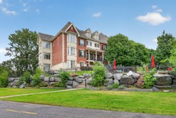 107-5730 Boul. Marie-Victorin Brossard, QC J4W 1A4