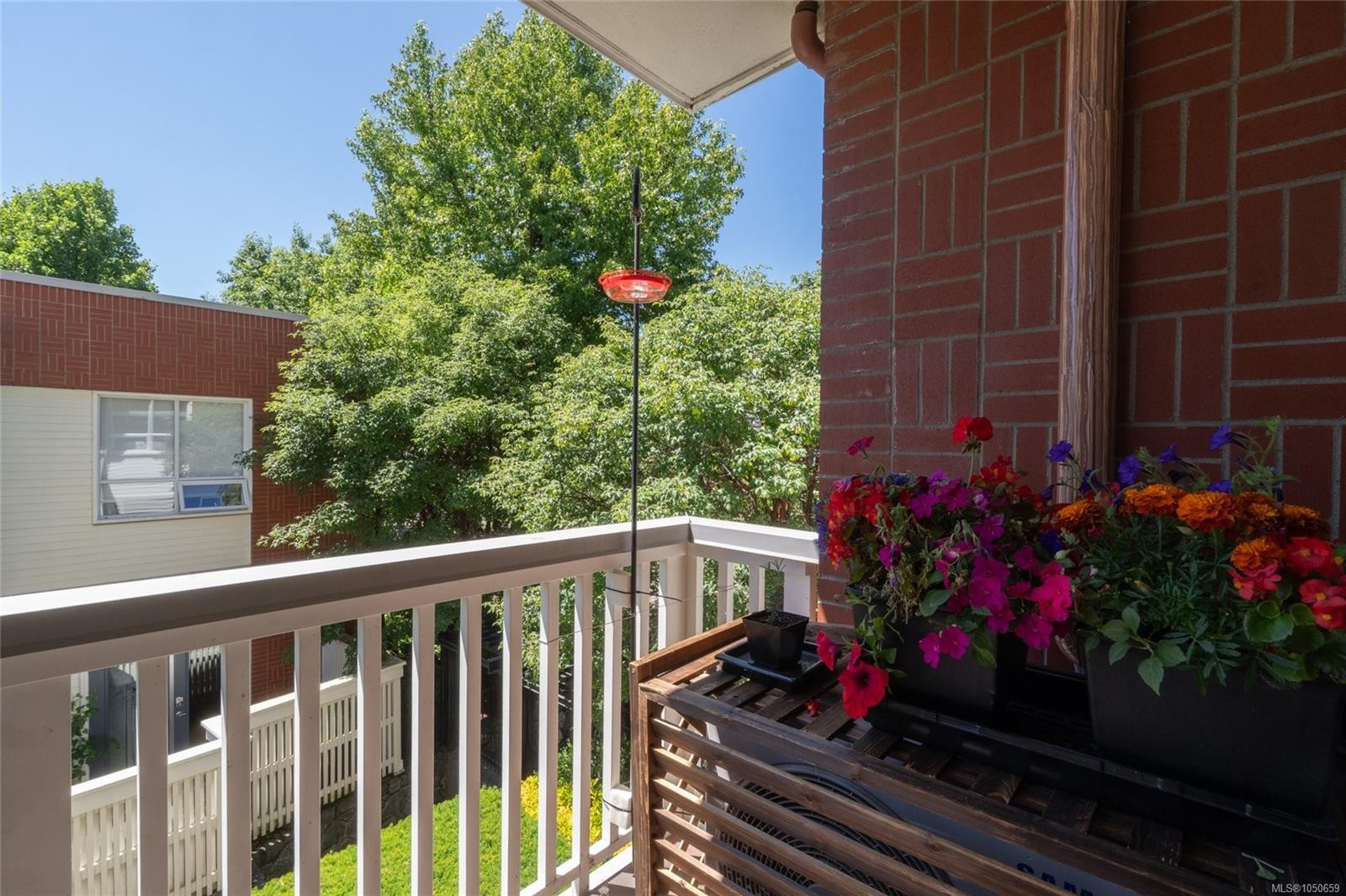 #201-380 Waterfront Cres, Victoria, BC