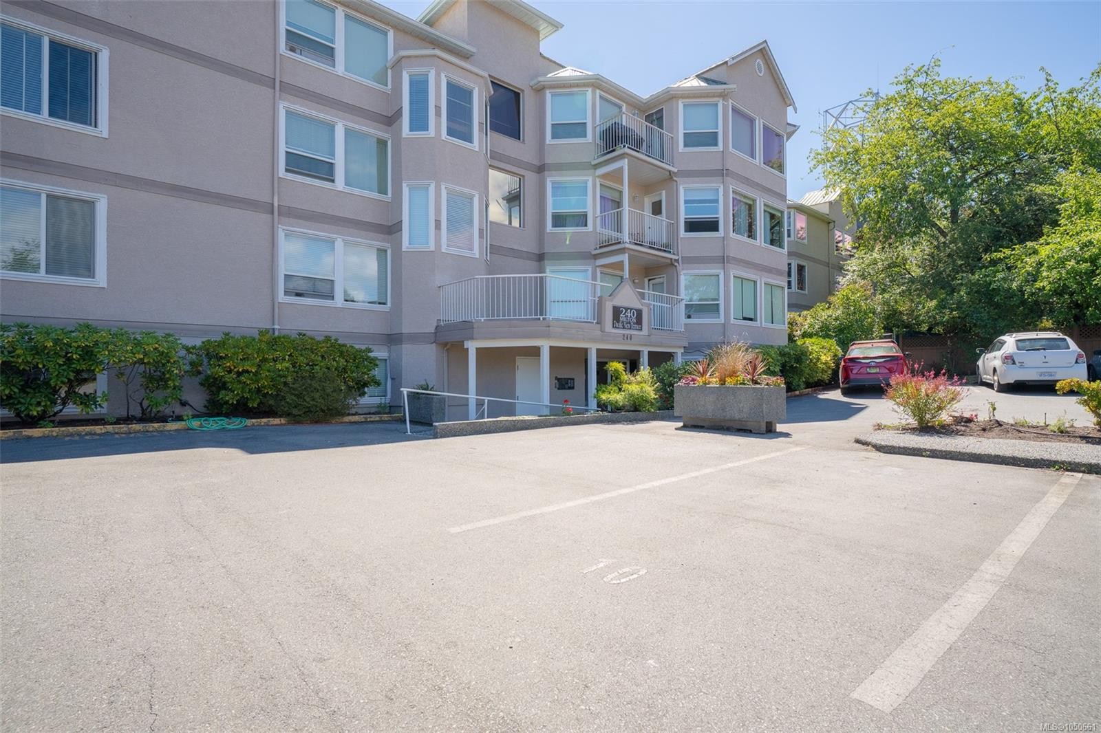 #305-240 Milton St, Nanaimo, BC
