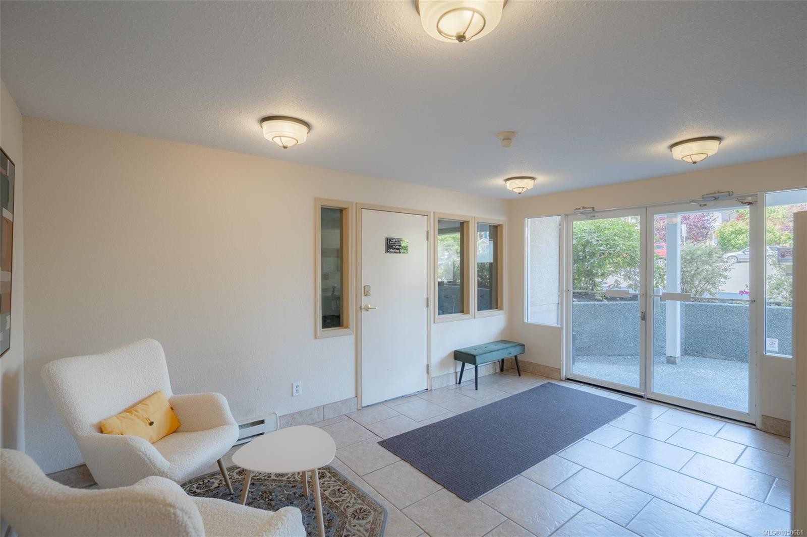 #305-240 Milton St, Nanaimo, BC