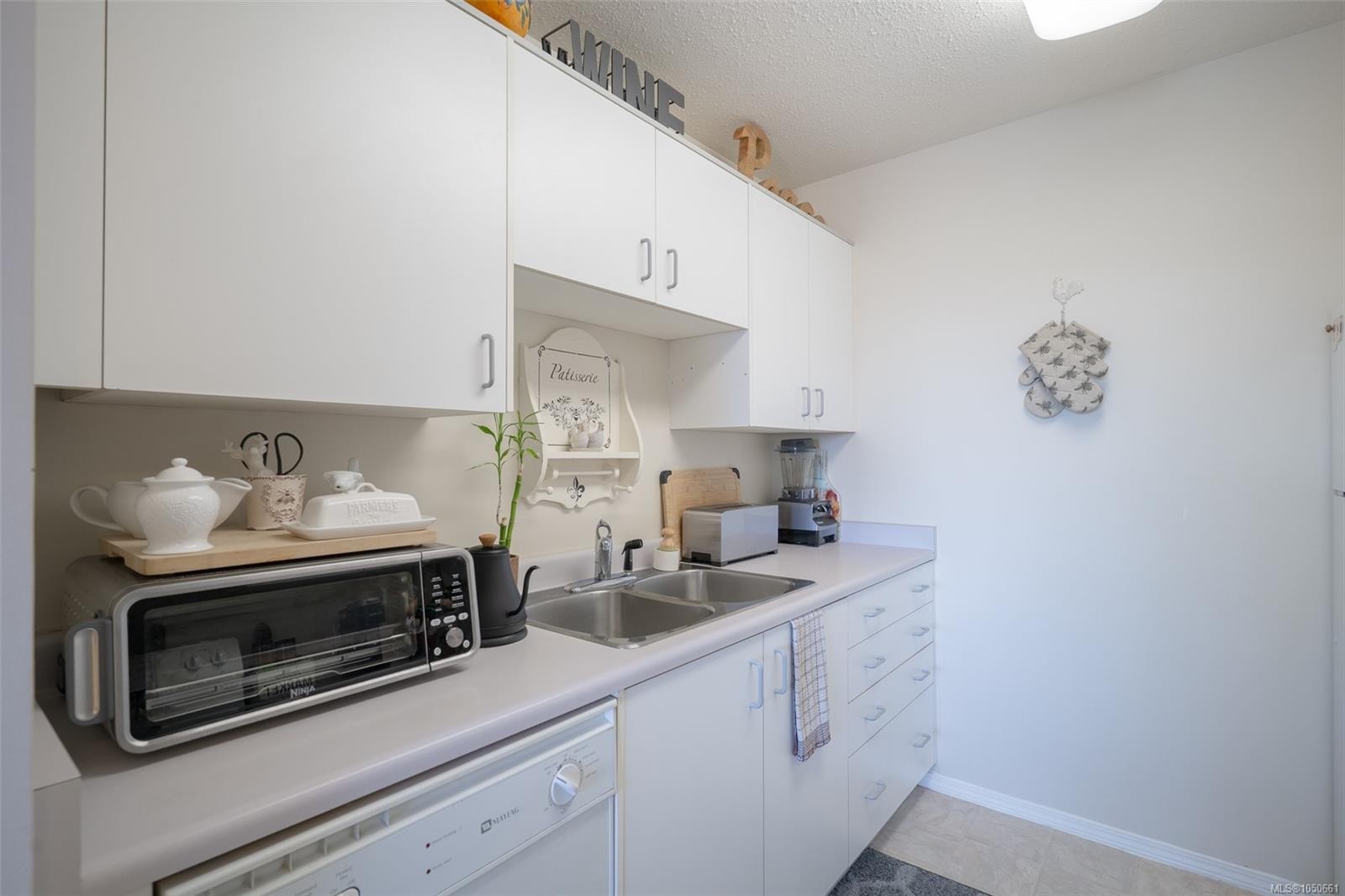 #305-240 Milton St, Nanaimo, BC