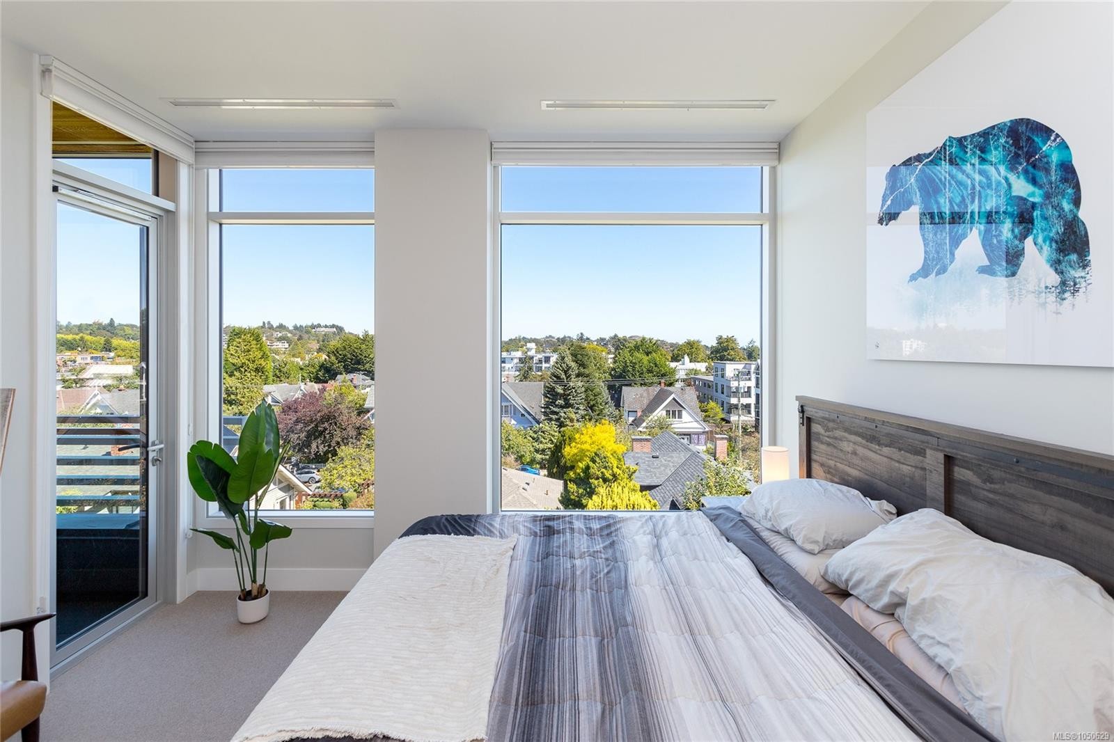 #401-986 Heywood Ave, Victoria, BC