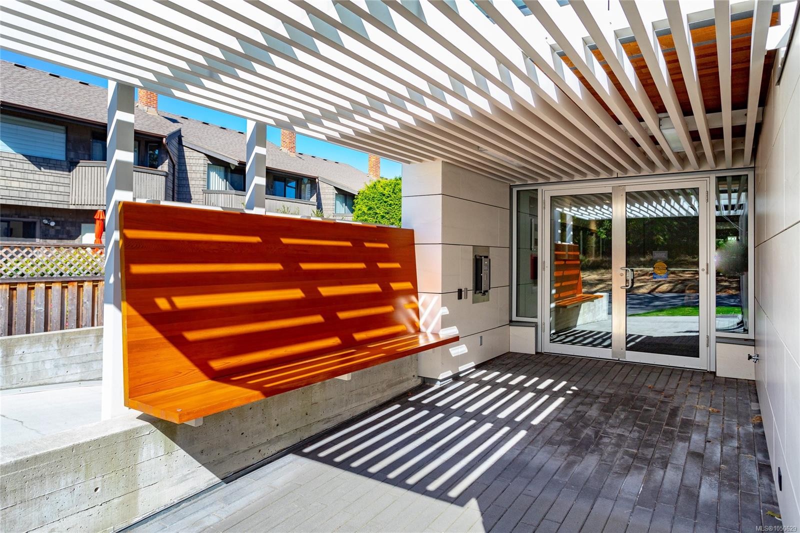 #401-986 Heywood Ave, Victoria, BC