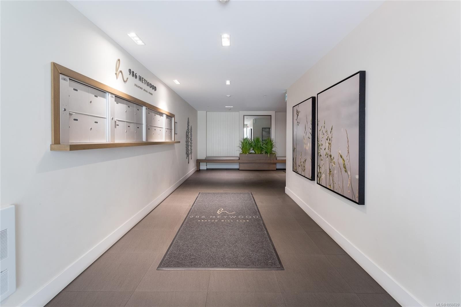 #401-986 Heywood Ave, Victoria, BC