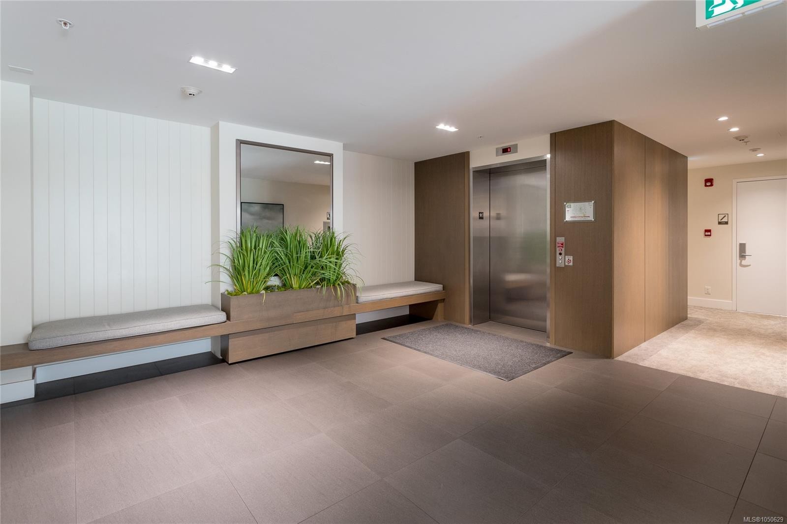 #401-986 Heywood Ave, Victoria, BC