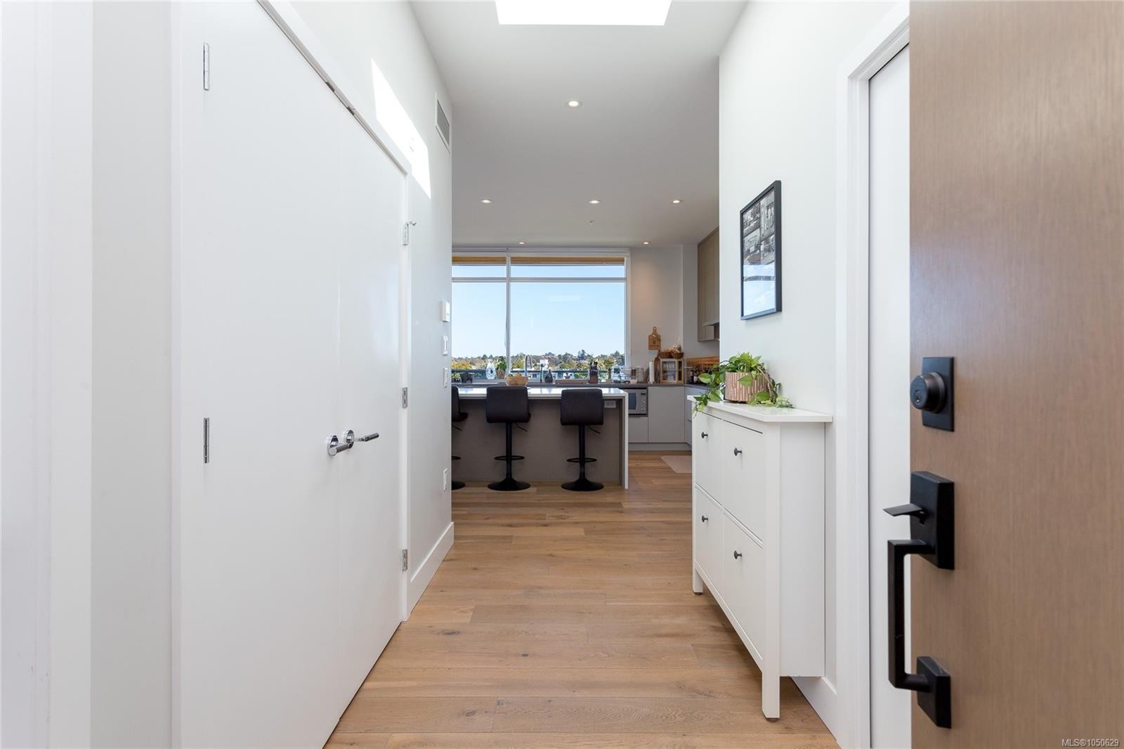 #401-986 Heywood Ave, Victoria, BC