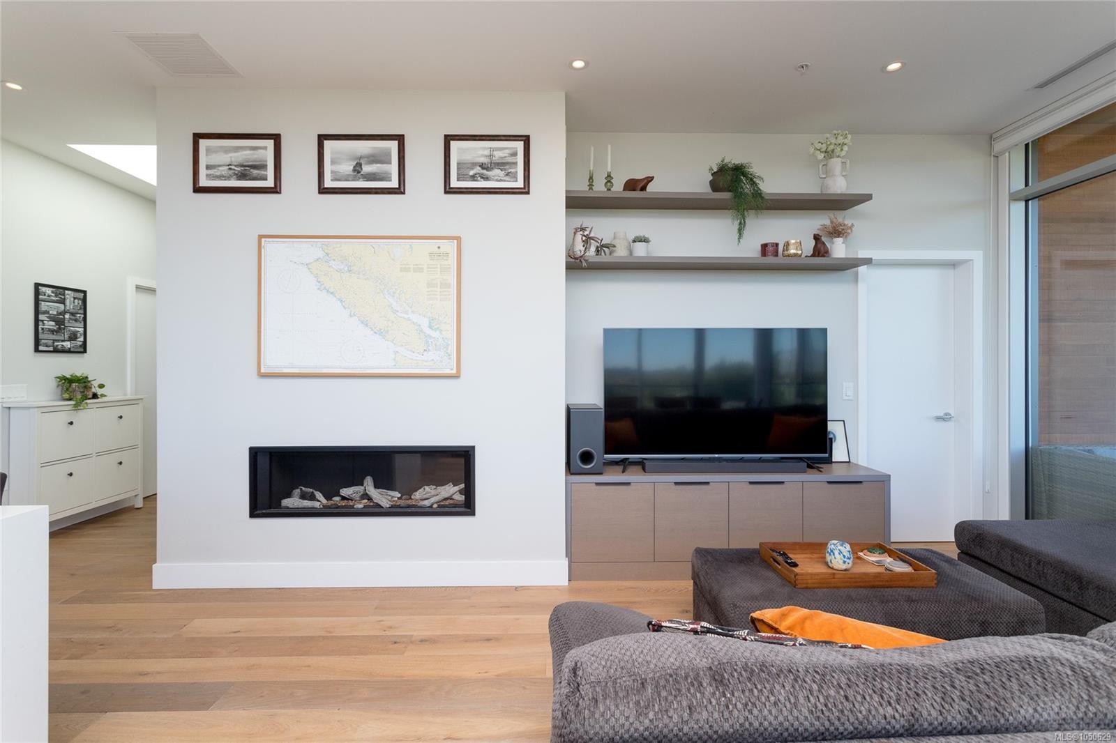 #401-986 Heywood Ave, Victoria, BC