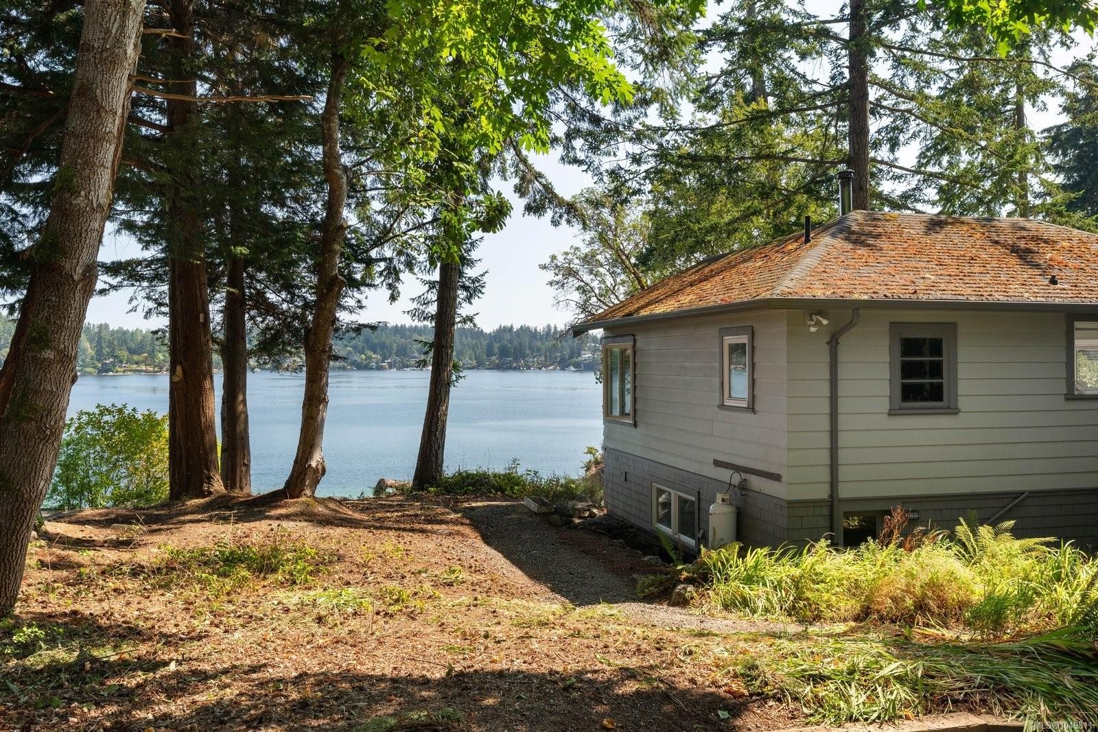 389 Moses Point Rd, North Saanich, BC