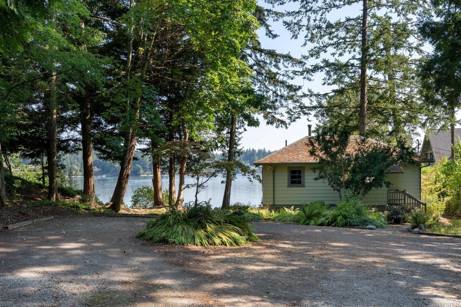 389 Moses Point Rd, North Saanich, BC