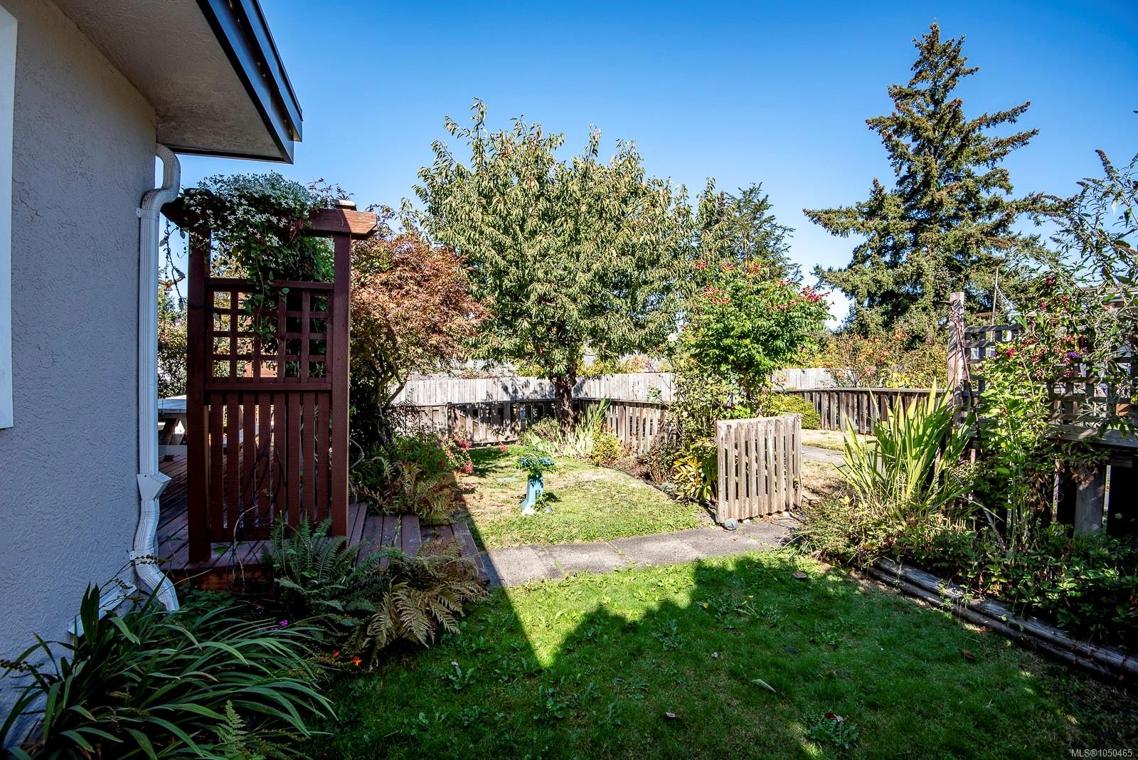 #13-3060 Harriet Rd, Saanich, BC