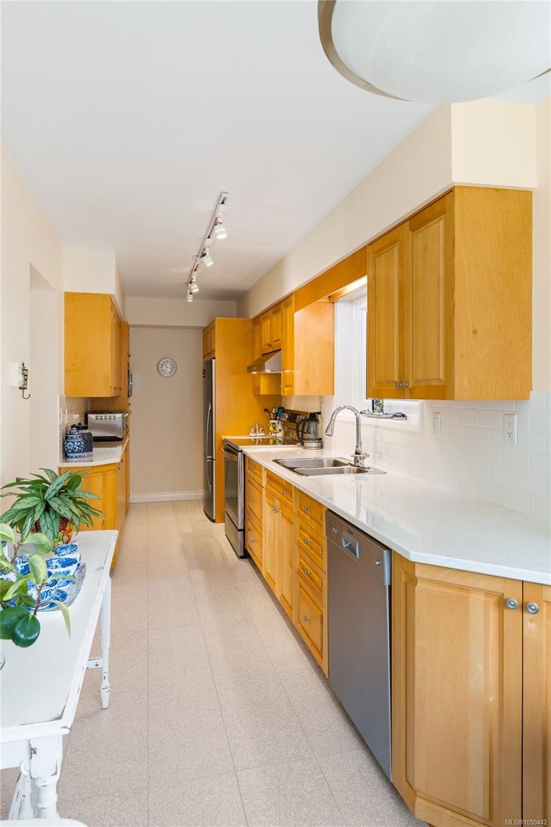 #103-1540 Dallas Rd, Victoria, BC