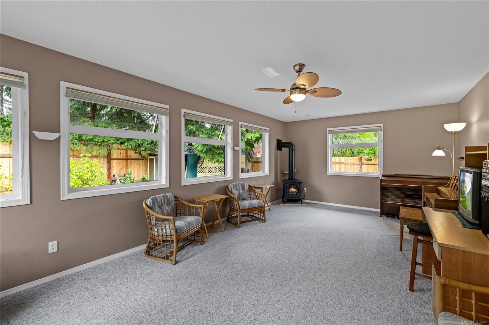 464 Quatsino Rd, Qualicum Beach, BC