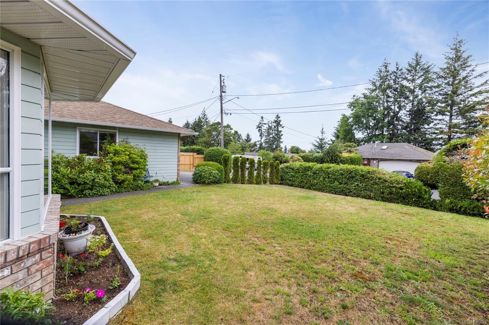 464 Quatsino Rd, Qualicum Beach, BC