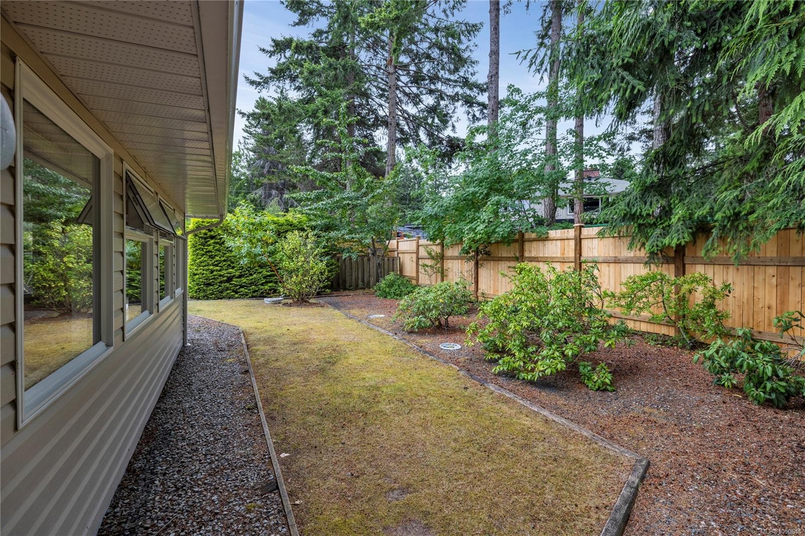 464 Quatsino Rd, Qualicum Beach, BC