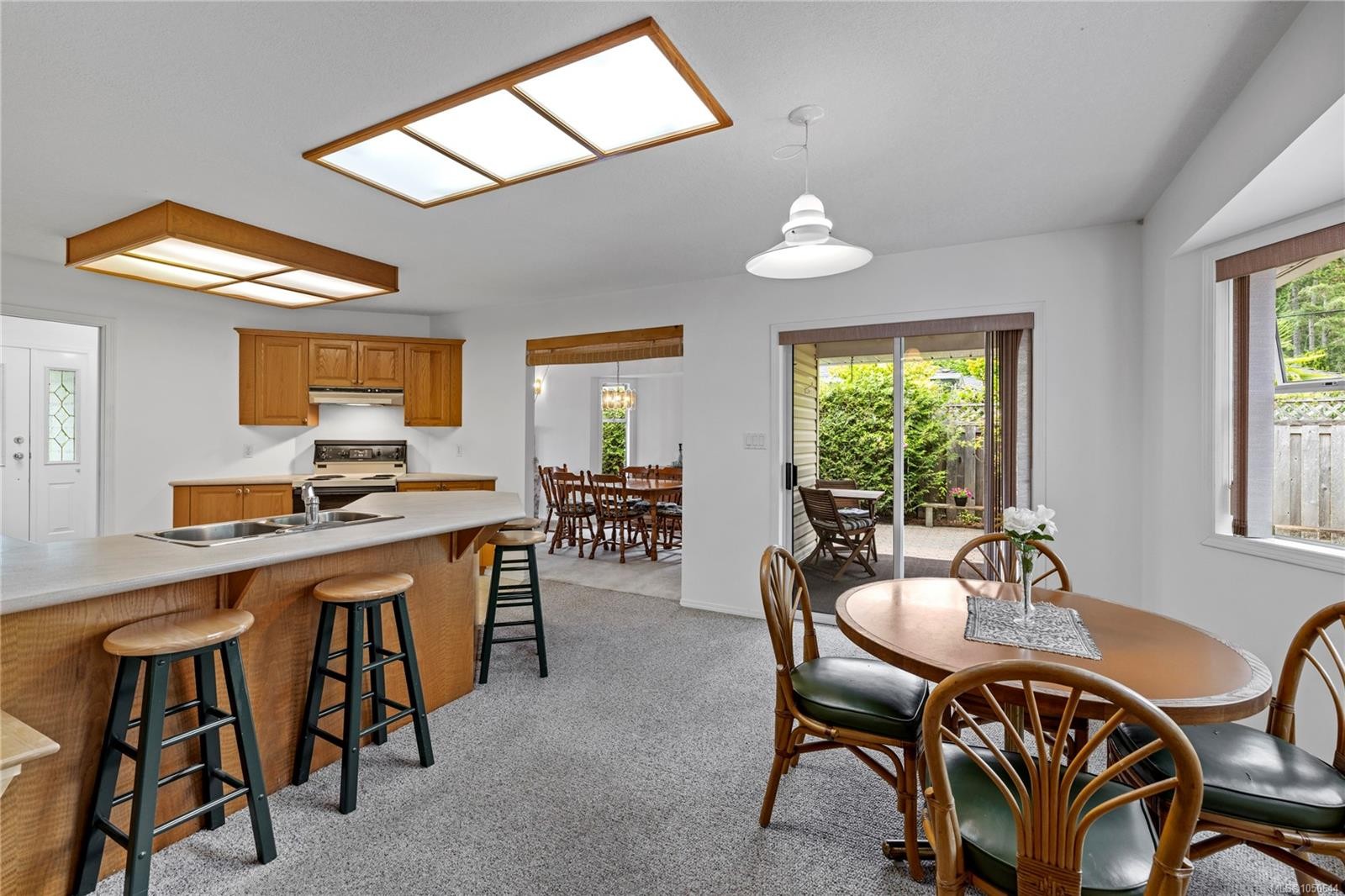 464 Quatsino Rd, Qualicum Beach, BC