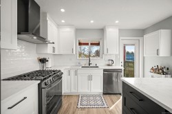 948 Brooks Pl Courtenay, BC V9N 9E3