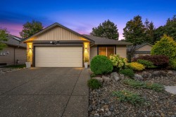 #120-2205 Robert Lang Dr Courtenay, BC V9N 1M4