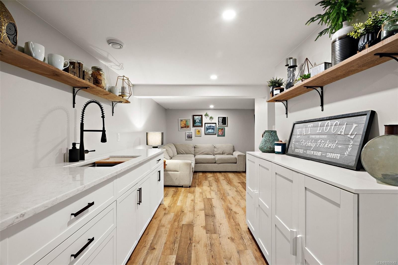 970 Bank St, Victoria, BC