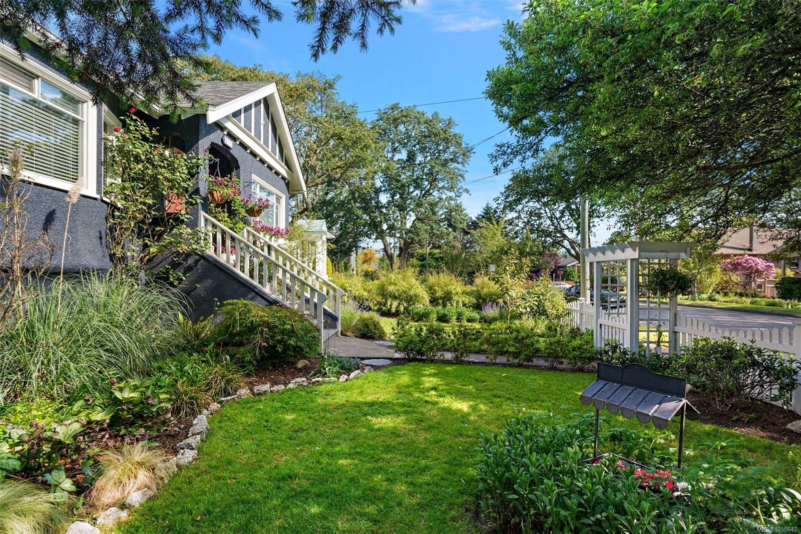 970 Bank St, Victoria, BC