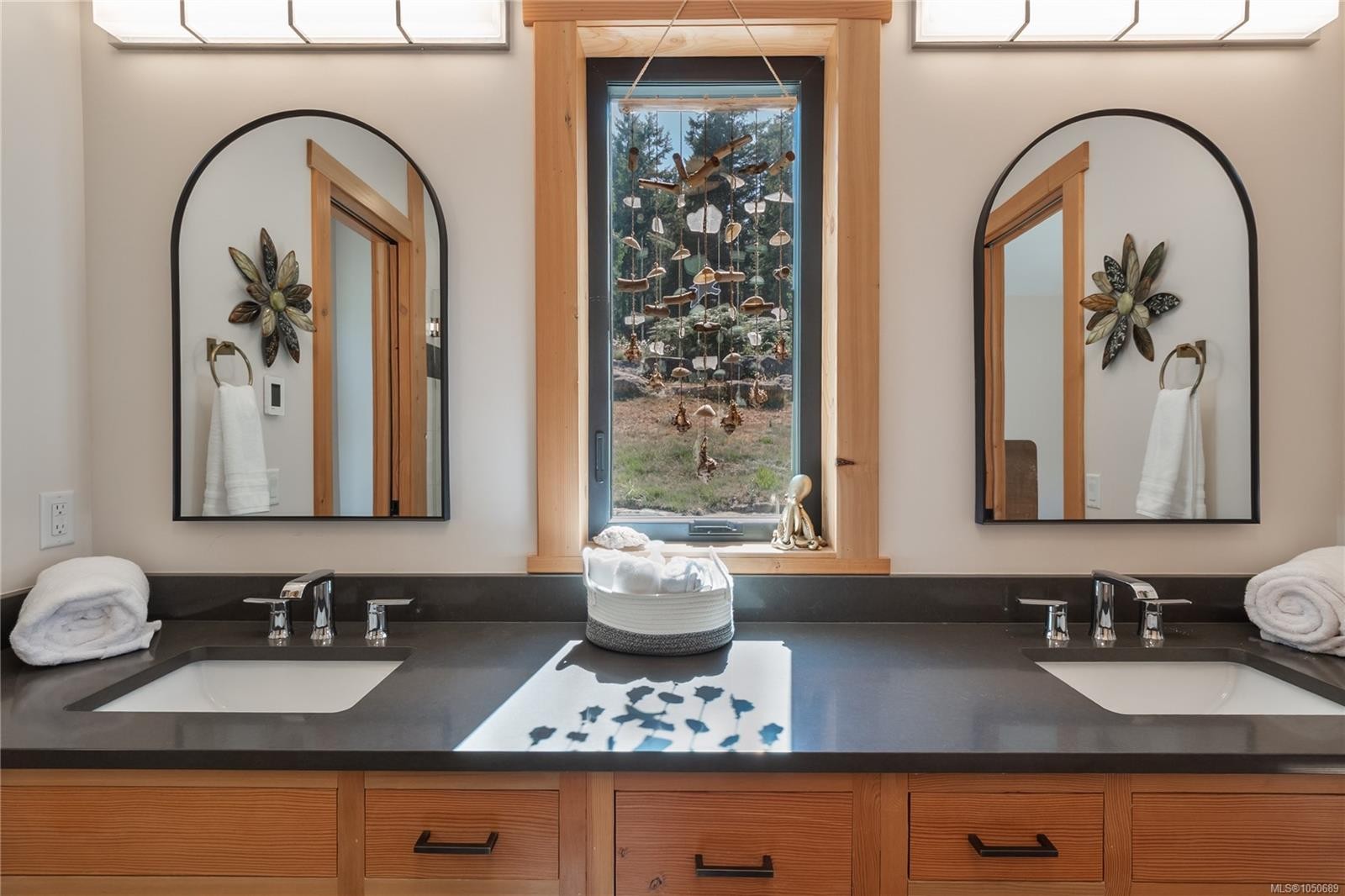 573 Horseshoe Rd, Gabriola Island, BC