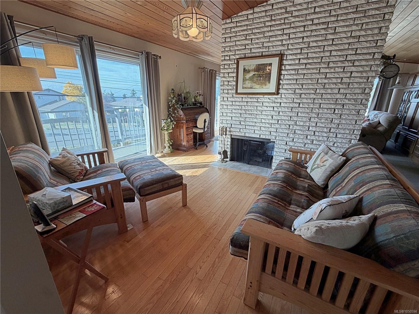 5400 Entwhistle Dr, Nanaimo, BC