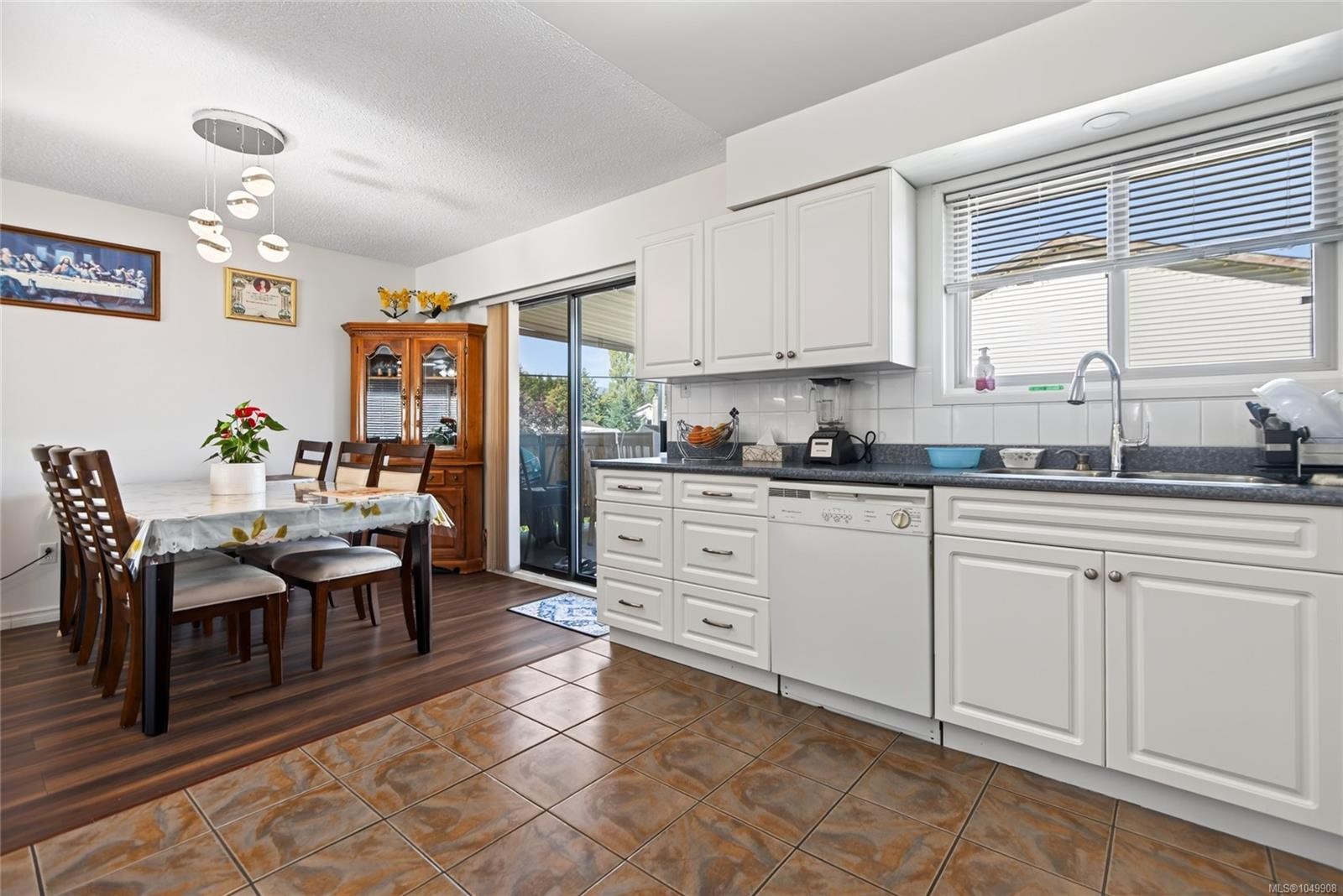 1083 26Th St, Courtenay, BC