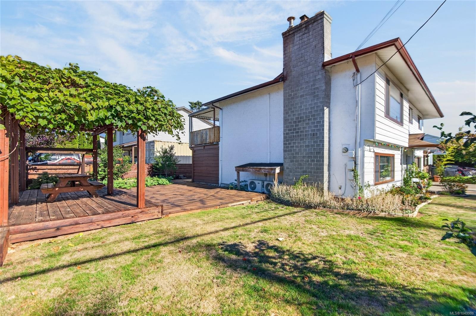 1083 26Th St, Courtenay, BC