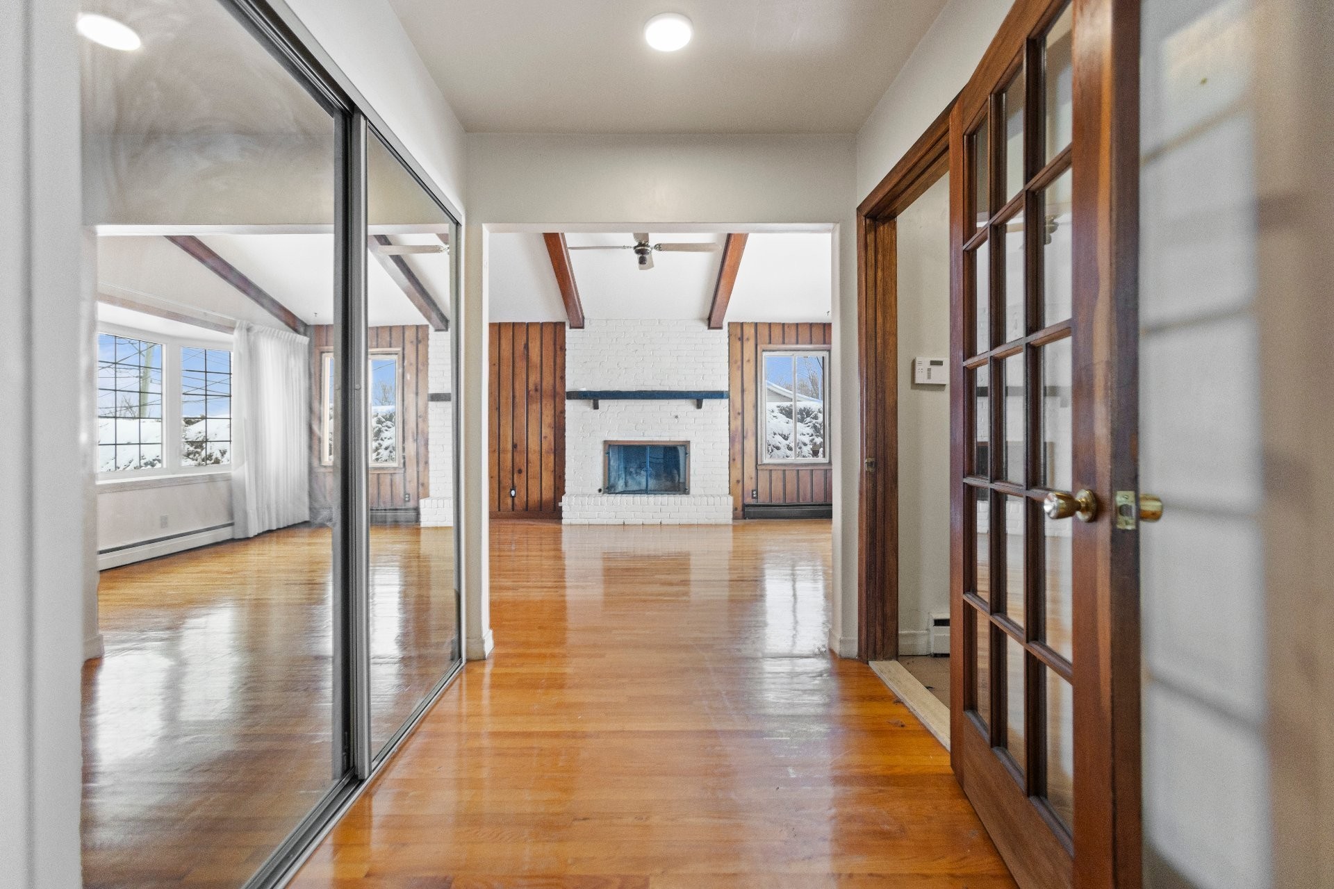 Mud Room - 69 Ch. Du Bord-Du-Lac-Lakeshore, Pointe-Claire, QC