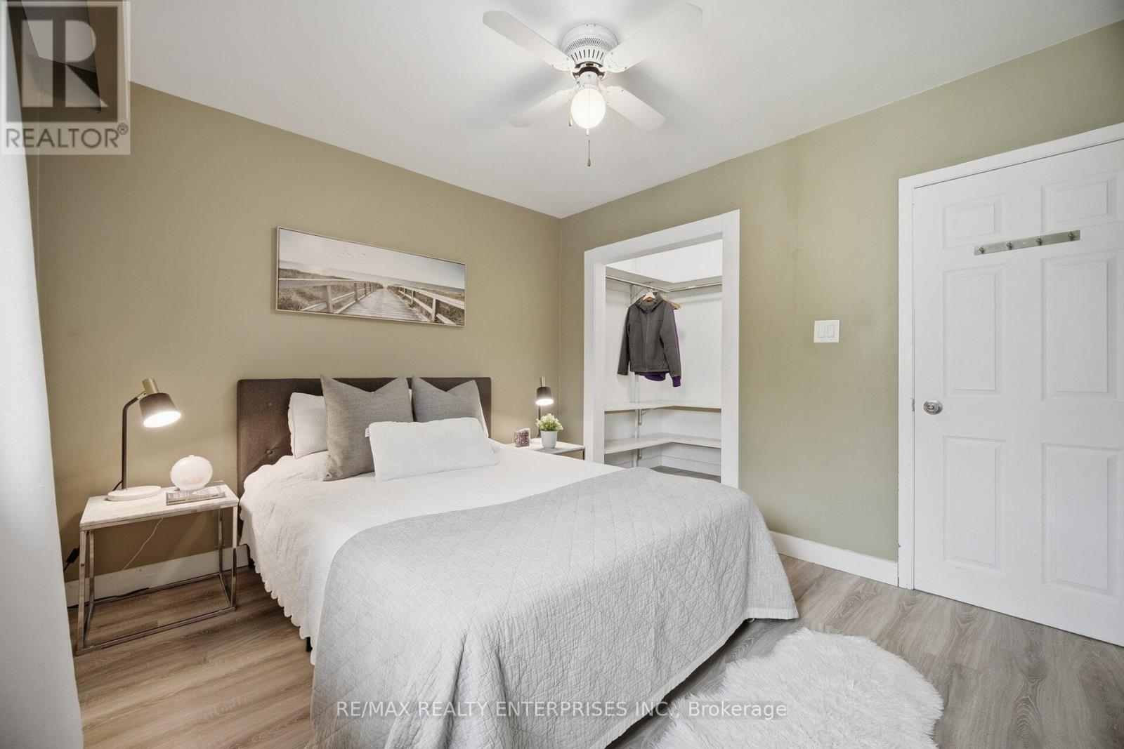 1310 Redbank Crescent, Oakville, ON