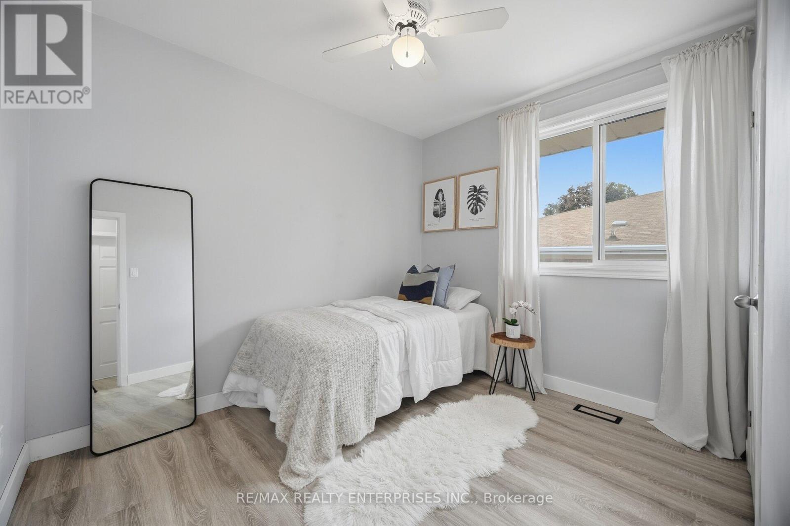1310 Redbank Crescent, Oakville, ON