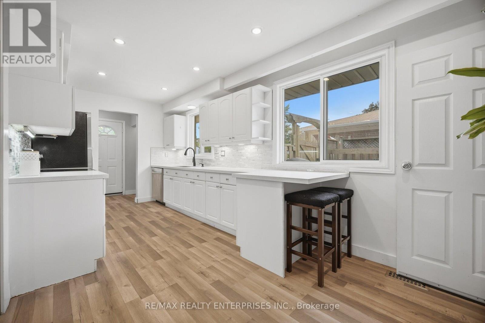 1310 Redbank Crescent, Oakville, ON