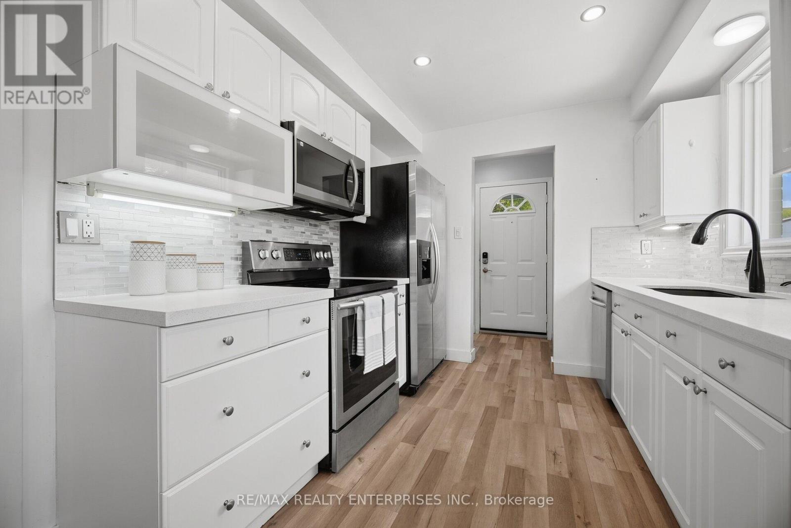 1310 Redbank Crescent, Oakville, ON