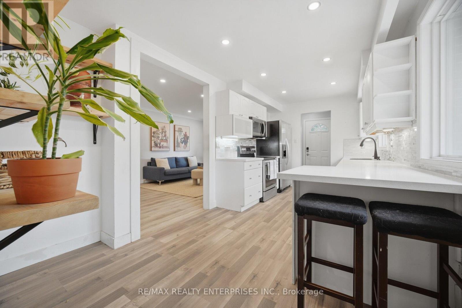 1310 Redbank Crescent, Oakville, ON