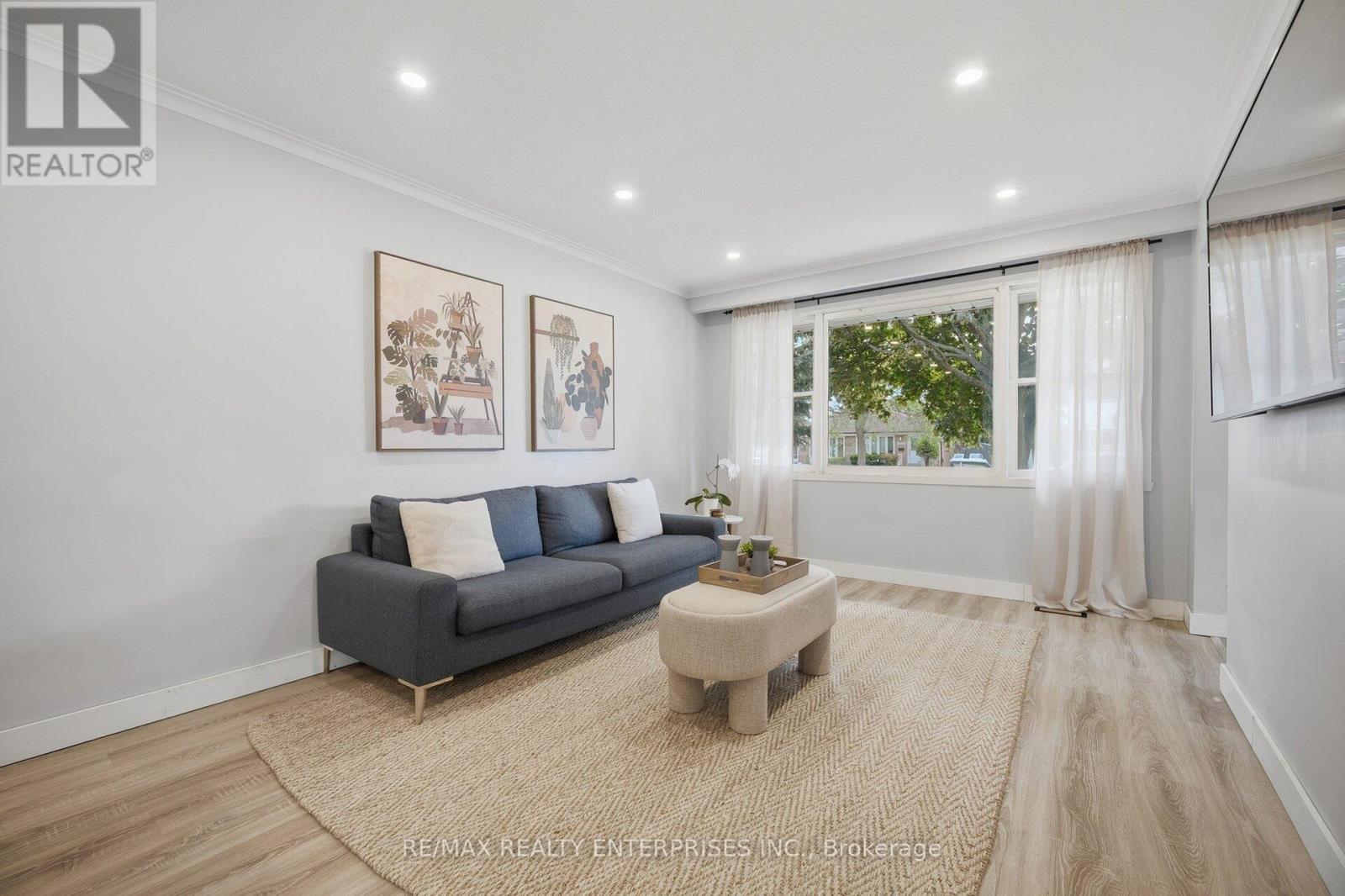 1310 Redbank Crescent, Oakville, ON